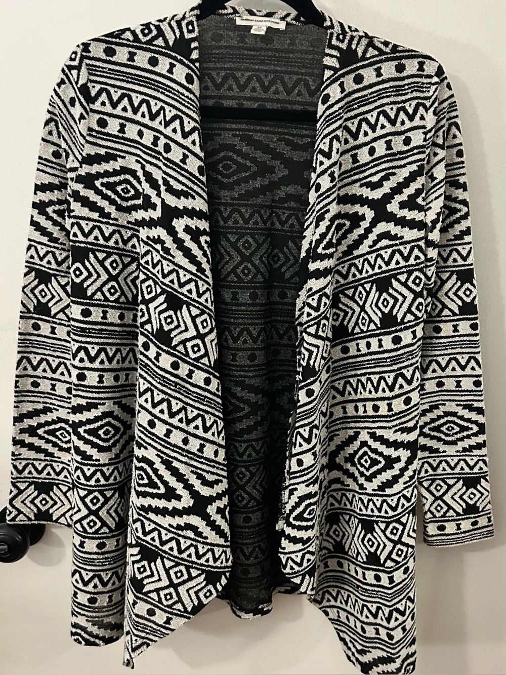American Eagle Women’s Open Cardigan Sweater White Black Lightweight Aztec Small - Picture 2 of 7